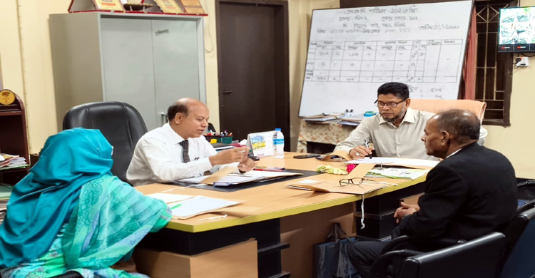 দি এইডেড হাই স্কুলের এডহক কমিটির সভাপতি হিসেবে বদরুজ্জামান সেলিমের দায়িত্ব গ্রহণ দি এইডেড হাই স্কুলের এডহক কমিটির সভাপতি হিসেবে বদরুজ্জামান সেলিমের দায়িত্ব গ্রহণ
