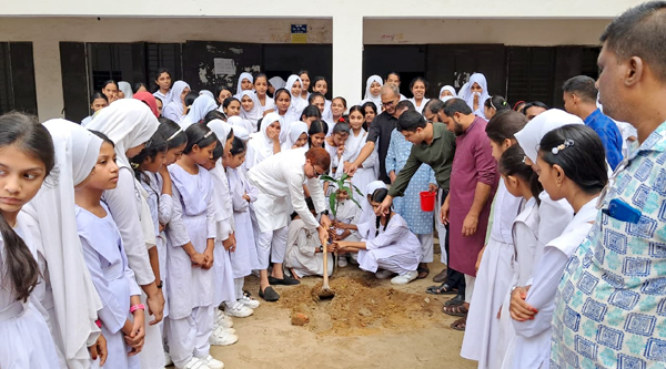 ভবিষ্যৎ প্রজন্মের জন্য সবুজ ক্যাম্পাস গড়তে হবে: কয়েস লোদী