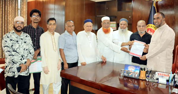 ৫ দফা দাবি বাস্তবায়নে সিসিক প্রশাসক বরাবরে স্মারকলিপি প্রদান