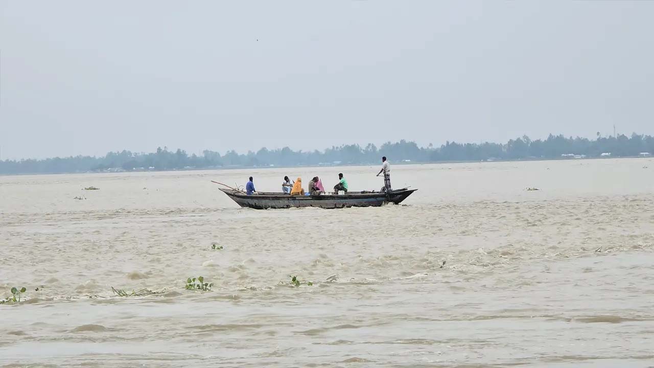 সতর্কবার্তা: আগামী ১০ দিনে দ্রুত বাড়বে নদীর পানি, বন্যার ঝুঁকিতে সিলেট! সতর্কবার্তা: আগামী ১০ দিনে দ্রুত বাড়বে নদীর পানি, বন্যার ঝুঁকিতে সিলেট!