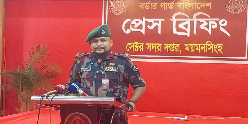 ৩৩০ কোটি টাকার অবৈধ পণ্যসহ আটক ১০৪