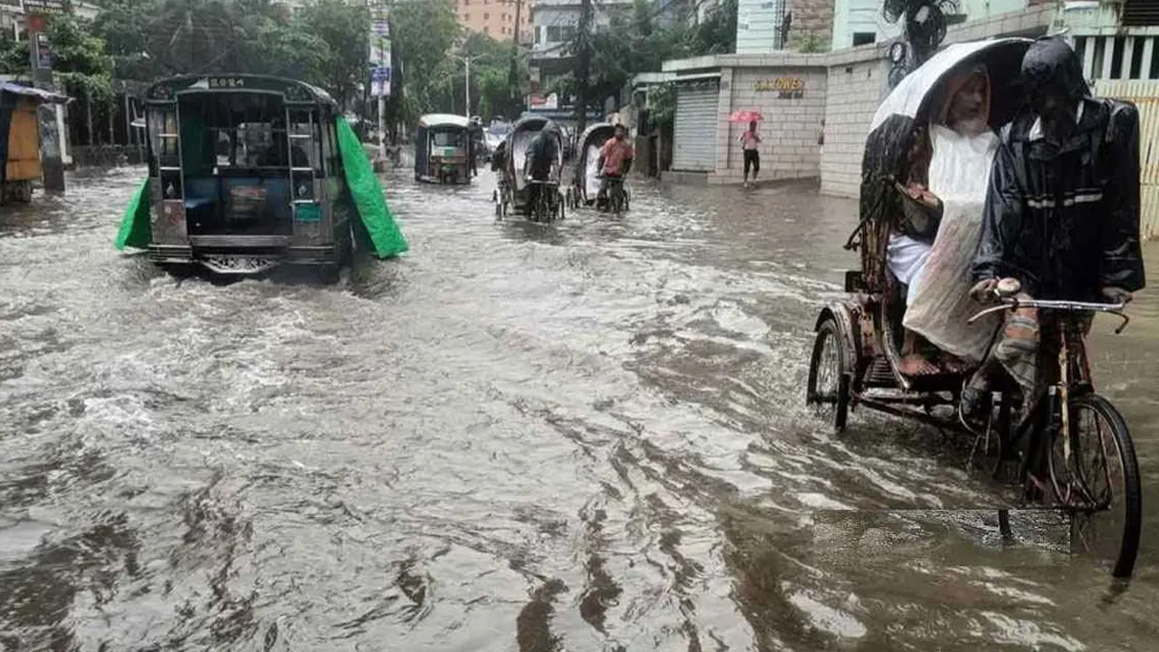 ৩ জেলায় বন্যার ঝুঁকি, ২ বিভাগে অতিভারী বৃষ্টির পূর্বাভাস