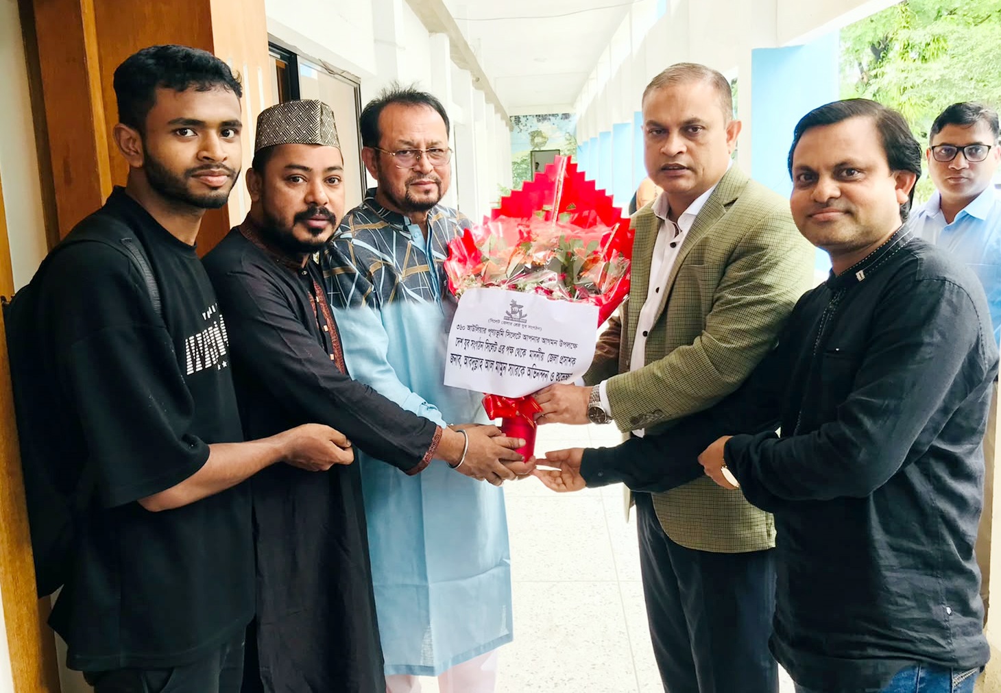 নবাগত জেলা প্রশাসক আব্দুল্লাহ আল মামুনের সাথে ‘দেশ যুব সংগঠন সিলেট’-এর শুভেচ্ছা ও মতবিনিময় নবাগত জেলা প্রশাসক আব্দুল্লাহ আল মামুনের সাথে ‘দেশ যুব সংগঠন সিলেট’-এর শুভেচ্ছা ও মতবিনিময়