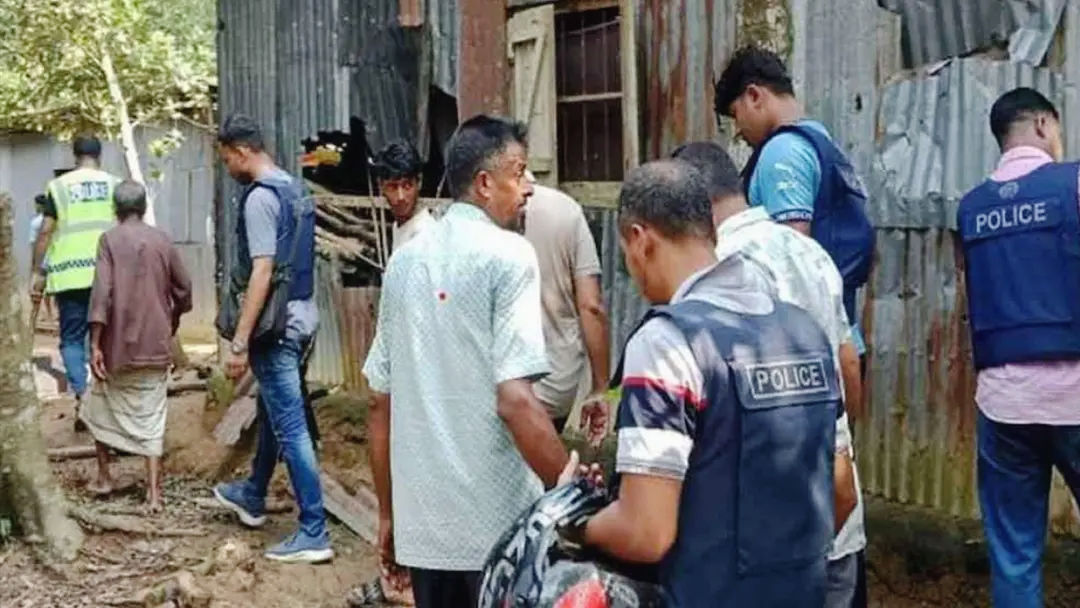 বাহুবলে দুপক্ষের সং ঘ র্ষে নি হ ত ২, আ হ ত ৪০ বাহুবলে দুপক্ষের সং ঘ র্ষে নি হ ত ২, আ হ ত ৪০