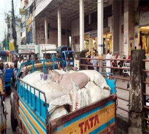 নগরীতে ১৪০ বস্তা ভারতীয় চিনি জব্দ
