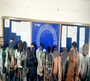 নগরীর তালতলা থেকে ১১ জুয়াড়ি আটক