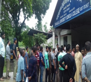 শাবিপ্রবি ক্যাম্পাসে ভোটারদের উপচেপড়া ভিড় 