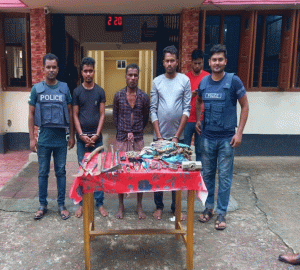 ফেঞ্চুগঞ্জে ৩ ডাকাত গ্রেফতার
