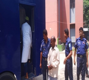 ঠাকুরগাঁওয়ে পুলিশের উপর হামলা: আটক ৭
