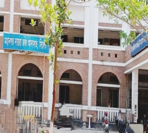 সিলেট কোর্টহাজতে আসামির মাথা ফাটালো পুলিশ ! 
