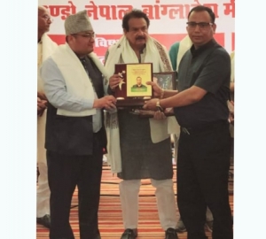 ঝাড়খণ্ডের প্রখ্যাত সমাজসেবী লুৎফল হককে সম্মানিত করলেন কেন্দ্রীয় আইন মন্ত্রী