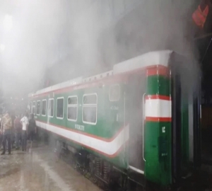 সিলেটে উপবন এক্সপ্রেসে আগুন: ১৮ জনের নামে পুলিশের মামলা