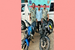সিলেটে দুটি চোরাই পালসার মোটরসাইকেলসহ যুবক আটক