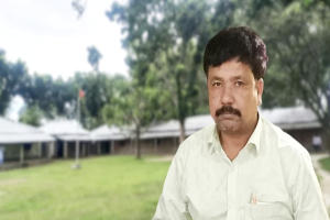 বিদ্যালয়ে তিন মাস ধরে না এসেও নিয়মিত বেতন তুলছেন শিক্ষক