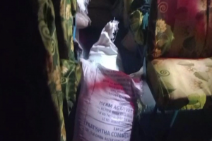সিলেটের সড়কে চিনি ছিনতাই, আটক ৪