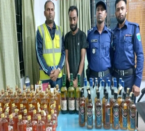 ছাতক থানা পুলিশের বিশেষ অভিযানে (৭৭) বোতল বিদেশী মদসহ গ্রেফতার