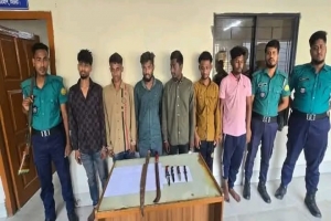বন্দরবাজারে অস্ত্রসহ ৬ ডাকাত গ্রেফতার