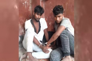 সিলেটে দিন দুপুরে ট্রেনে ছিনতাই, জনতার হাতে আ ট ক ২
