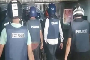 সিলেটে পুলিশের অভিযানে অর্ধশতাধিক আ টক