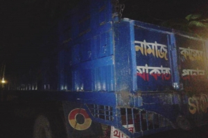 সিলেটে পাথরবাহী ট্রাকে ২০০ চিনি জব্দ, গ্রে প্তা র ২