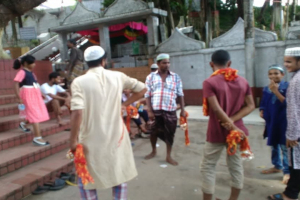 শাহপরান মাজারে খাদিম ও মোতওয়াল্লির নেতৃত্বে  বেপরোয়া ওরা