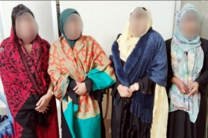 নিউ সুরমা হোটেলে অসামাজিক কাজ ৪ নারী আ ট ক