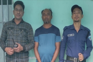 পাঁচ বছরের সাজা এড়াতে ১৪ বছর পলাতক