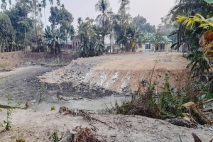 সিলেট নগরীতে পুকুর ভরাট, দুই জনকে জরিমানা