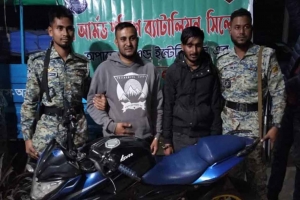 সিলেটে চুরাই মোটরসাইকেলসহ চোর চক্রের দুই সদস্য আটক
