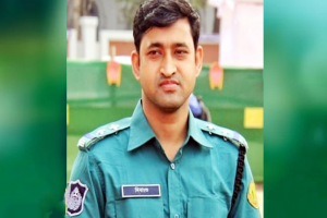 বিজিবির নিলামের চিনির গাড়ি আটক: দশ লক্ষ টাকা ঘুষ চাইলেন দিবাংশু