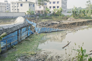 সওজ’র সরকারি জায়গা দখল ও বালু ভরাট: প্রশাসনের চোখের সামনে চলমান অনিয়ম