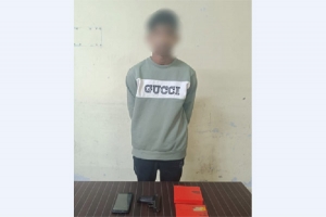 ধোপাদিঘীরপারে পিস্তলসহ কিশোর গ্রেফতার