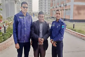 ১ বছরের সাজা এড়াতে ২০ বছর পলাতক 