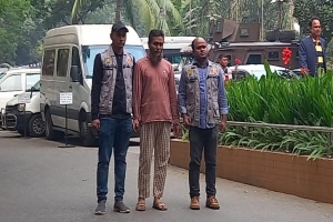 ৪০০ বোমা তৈরি করে সাপ্লাই দেন ‘বোমা মাওলানা’