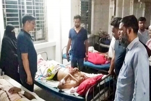 ময়মনসিংহে ৩ পুলিশ কর্মকর্তাকে কুপিয়ে আসামি ছিনতাই