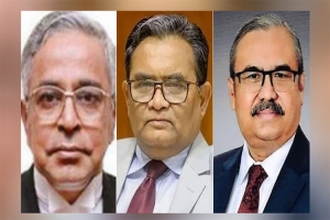 সাবেক ৩ প্রধান বিচারপতির বিরুদ্ধে মামলা