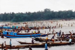 সিলেটের পর্যটনকেন্দ্রের সাদা পাথর হরিলুট