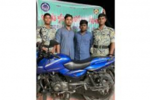 সিলেটে চোরাই পালসার মোটরসাইকেলসহ আটক ২