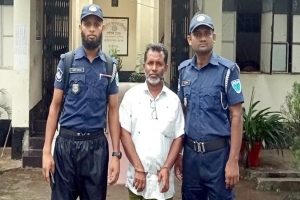 ব্যবসায়ীকে হত্যা চেষ্টা ছিনতাই মামলার আসামী গ্রেফতার