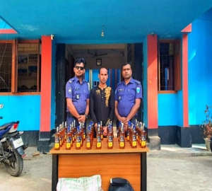 জৈন্তাপুরে ৪৫ বোতল বিদেশি মদসহ একজন আটক