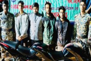 নগরীতে দুটি চোরাই মোটরসাইকেলসহ ৪ জন আটক