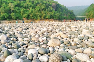 জাফলং জিরো পয়েন্টের পাথরও লুটপাট
