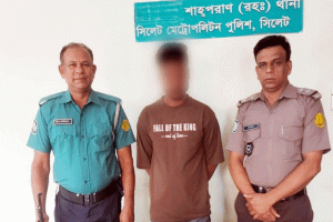 নগরীর শিবগঞ্জ থেকে ভারতীয় মদসহ আটক ১