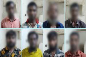 নগরীর বাদামবাগীচায় পুলিশের অভিযান, ৮ জুয়াড়ি  আটক