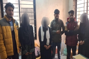 দক্ষিণ সুরমায় অ সা মা জি ক কার্যকলাপে জড়িত থাকায় নারীসহ আ ট ক ৭
