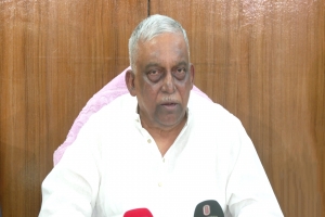 ৪ জেলায় কারফিউ চলবে, অন্যগুলোর সিদ্ধান্ত জেলা প্রশাসনের