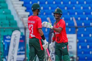 ৪২ রানে ৬ উইকেট হারিয়ে কঠিন বিপদে বাংলাদেশ