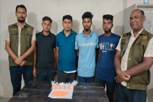 ঠাকুরগাঁওয়ে ইয়াবাসহ চার যুবক ডিবির হাতে আটক