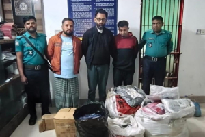 সিলেটে কুরিয়ার ভ্যানে ডাকাতি, পণ্যসহ গ্রেফতার ৩