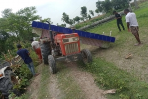 ঠাকুরগাঁওয়ে ট্রাক্টরের ধাক্কায় কবরস্থানের গেট ভেঙে পড়ে চালকের মৃত্যু